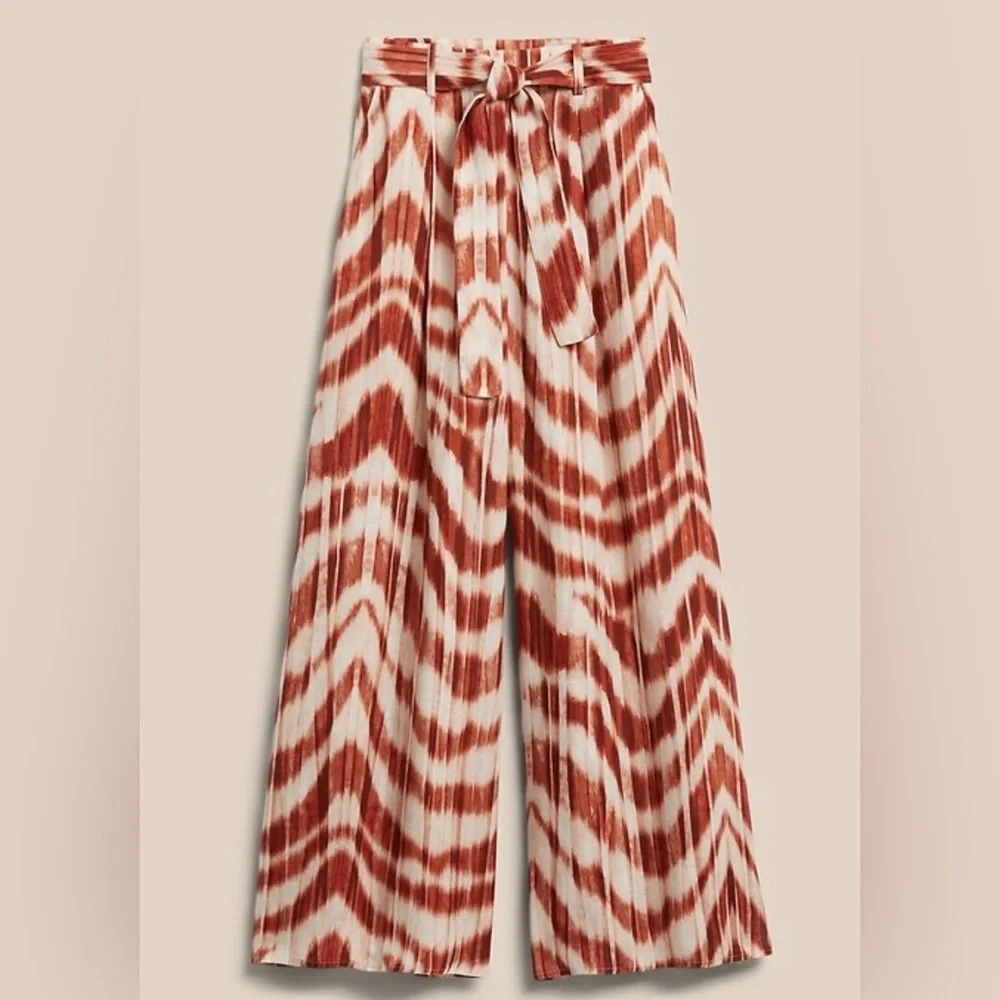 Banana Republic Meridian Linen Pant, featuring a dramatically wide-leg fit. S.
